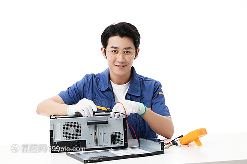 年轻维修工的计算机维修之旅